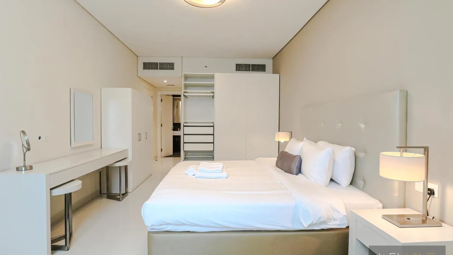 Welhome - Luxury Living In Business Bay 2Br + Maid'S Room Dubaj 0*,  Zjednoczone Emiraty Arabskie