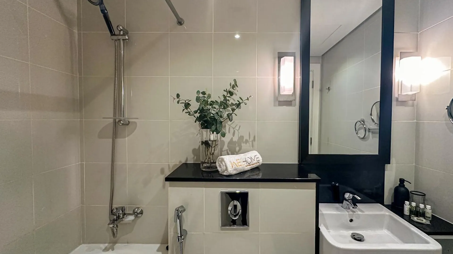 Welhome - Luxury Living In Business Bay 2Br + Maid'S Room Dubaj 0*,