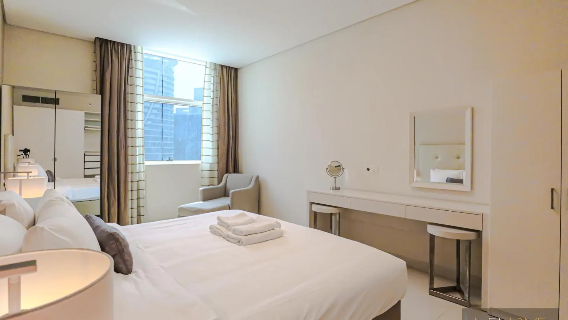 Apartament Welhome - Luxury Living In Business Bay 2Br + Maid'S Room Dubaj