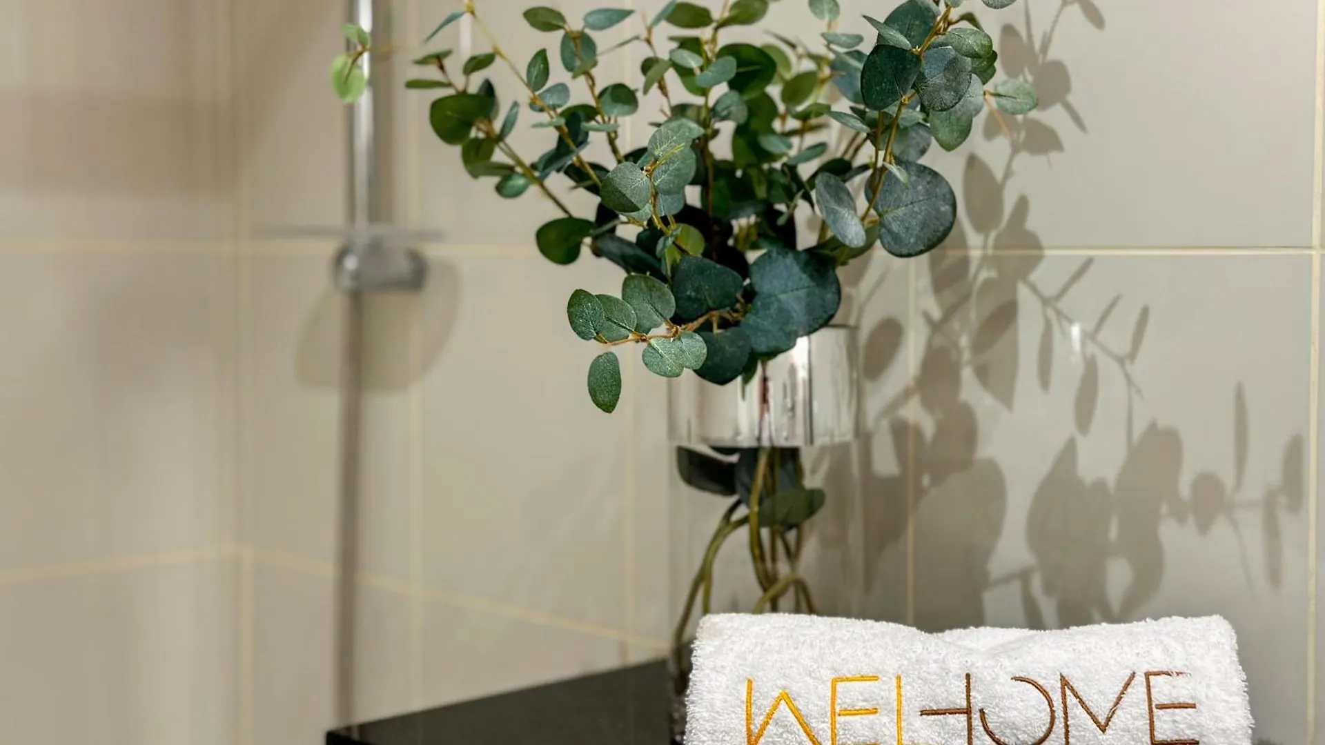 Welhome - Luxury Living In Business Bay 2Br + Maid'S Room Dubaj Apartament